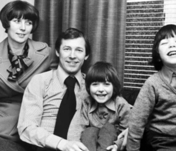 Cathy Ferguson with her husband Sir Alex Ferguson and children